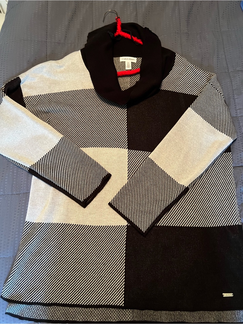 Calvin Klein Men’s Black & Cream Geometric Turtleneck Sweater